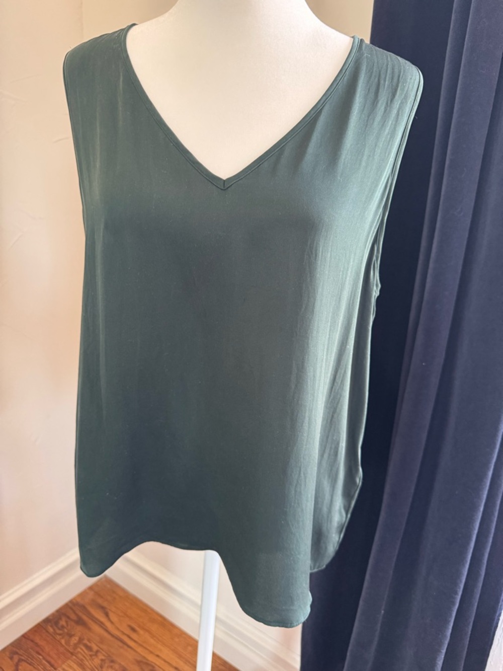 Quince Sleeveless V-Neck Silk Tank in Forest Green